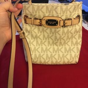 MICHAEL KORS CROSSBODY